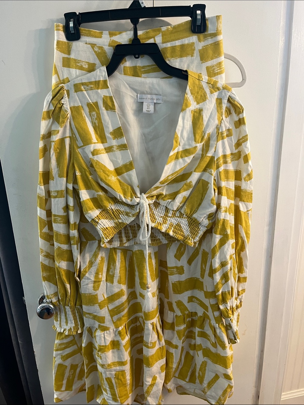 House of Harlow 1960 Yellow and White Brushstroke Tie-Front Set